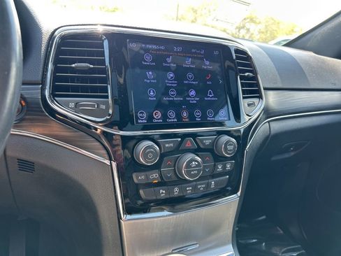 Used 2019 Jeep Grand Cherokee Limited w/ Luxury Group II image 26