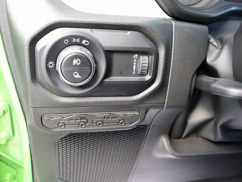 Used 2025 Jeep Gladiator Sport image 39