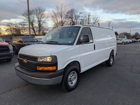 New 2025 Chevrolet Express 3500 w/ Driver Convenience Package RWD image 7