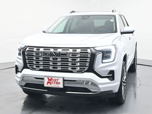 New 2026 GMC Terrain Denali w/ LPO, Black Badging Package image 2