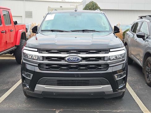 Used 2024 Ford Expedition Limited image 2