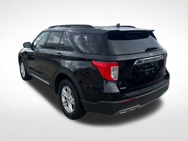 Used 2023 Ford Explorer XLT w/ Equipment Group 202A AWD/4WD image 7