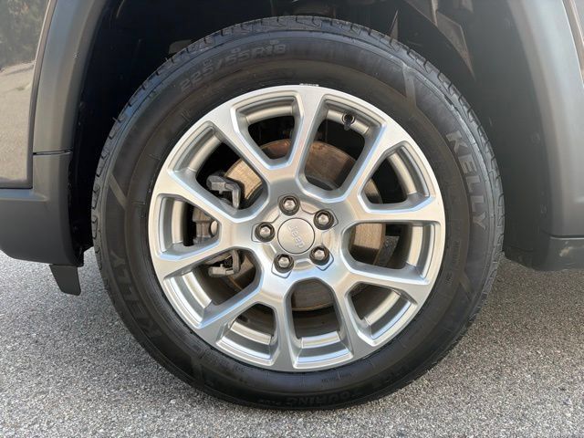 Used 2024 Jeep Compass Latitude AWD/4WD image 9