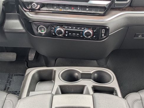 Used 2024 GMC Sierra 1500 SLT image 19