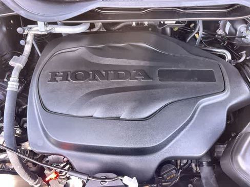 Certified 2025 Honda Odyssey EX-L image 10