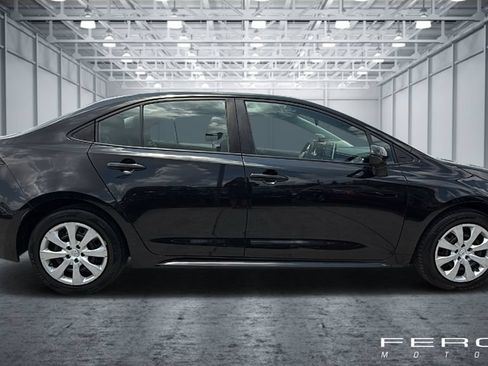 Used 2020 Toyota Corolla LE FWD image 6