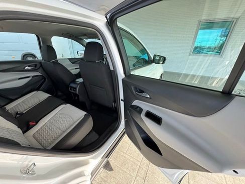 Used 2022 Chevrolet Equinox LS image 23