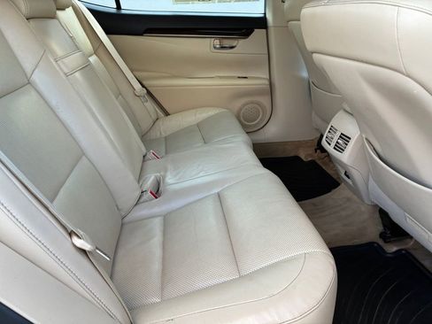 Used 2015 Lexus ES 350 w/ Luxury Package image 5