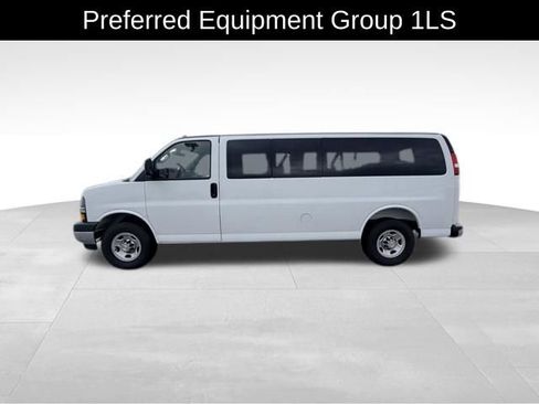 Used 2025 Chevrolet Express 3500 LS RWD image 4
