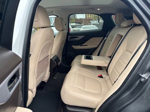 Used 2017 Jaguar F-PACE Prestige image 30