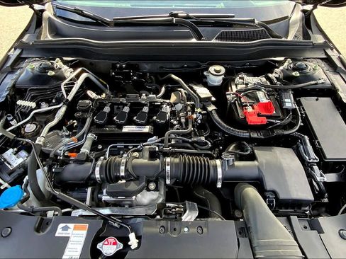 Used 2018 Honda Accord Touring image 31