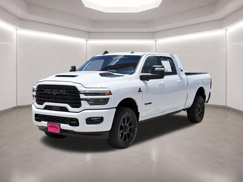 Used 2026 RAM 2500 Laramie AWD/4WD image 3