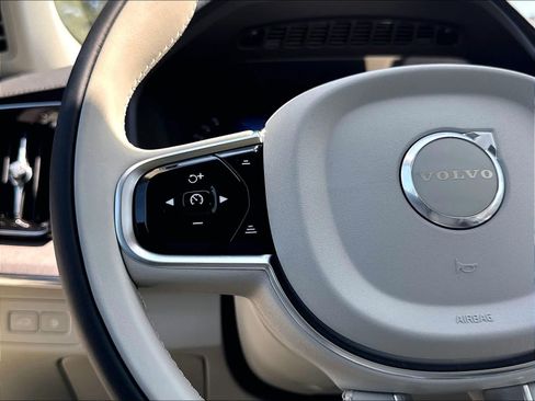 New 2026 Volvo XC90 T8 Ultra w/ Protection Package Premier AWD/4WD image 17