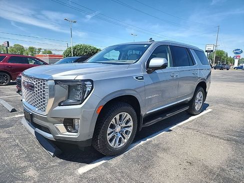 Used 2023 GMC Yukon Denali w/ Advanced Technology Package AWD/4WD image 1