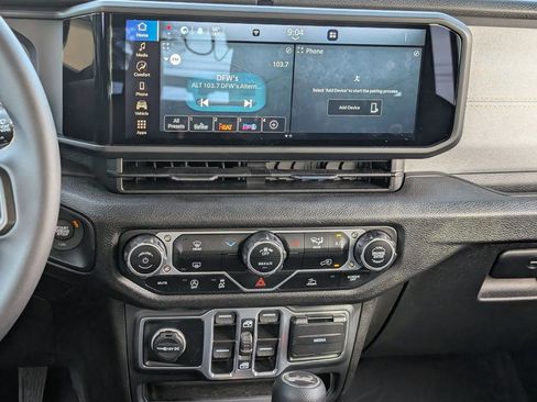 Used 2025 Jeep Wrangler Sport S image 12