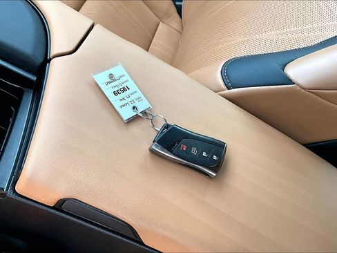 Used 2022 Lexus ES 300h w/ Accessory Package 2 image 34