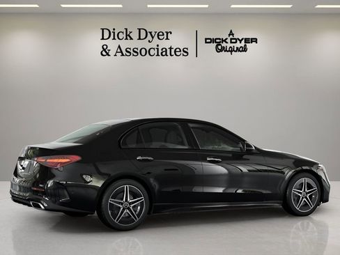 Used 2025 Mercedes-Benz C 300 Sedan image 9