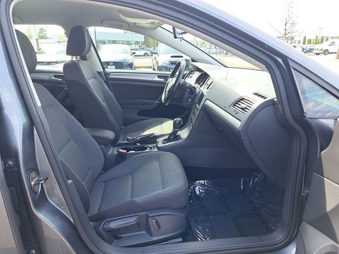 Used 2016 Volkswagen Golf S FWD image 16