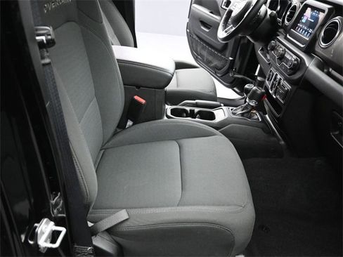 Used 2021 Jeep Gladiator Overland w/ Cold Weather Group image 26