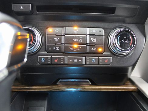 Used 2018 Ford F150 Lariat w/ Equipment Group 502A Luxury image 43