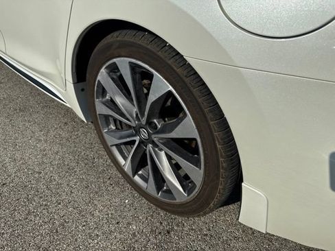 Used 2020 Nissan Maxima Platinum w/ Sport Mat Group FWD image 9