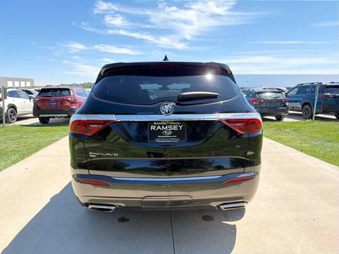 Used 2022 Buick Enclave Premium AWD/4WD image 5