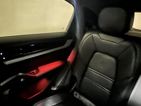 Certified 2024 Porsche Cayenne S AWD/4WD image 15