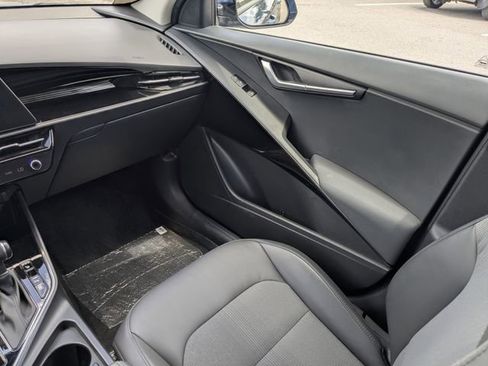 Certified 2023 Kia Niro EX Touring FWD image 20