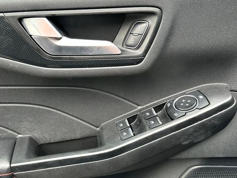 Used 2025 Ford Escape ST-Line FWD image 18