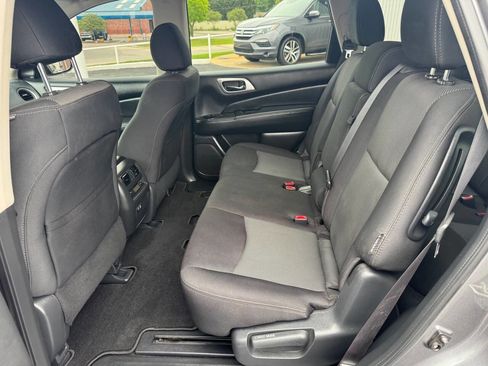 Used 2020 Nissan Pathfinder SV FWD image 18