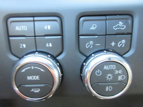 New 2026 GMC Sierra 3500 Denali Ultimate AWD/4WD image 17