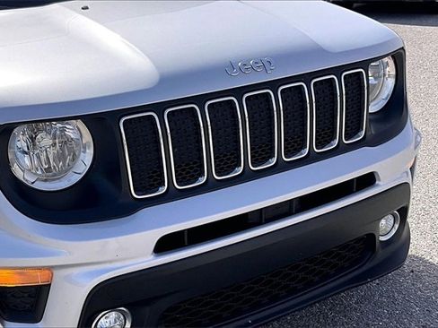 Used 2019 Jeep Renegade Latitude image 29