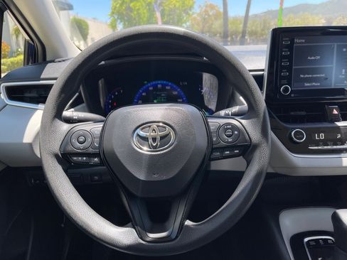 Used 2021 Toyota Corolla LE FWD image 10