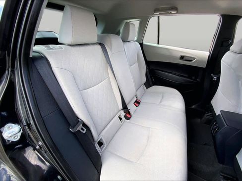 Used 2024 Toyota Corolla Cross L FWD image 19