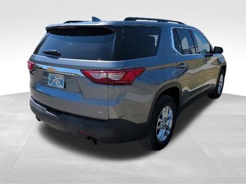 Used 2020 Chevrolet Traverse LT FWD image 3