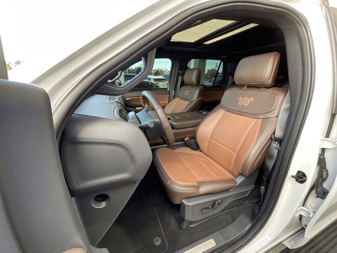 Used 2025 Ford Expedition Max King Ranch image 11