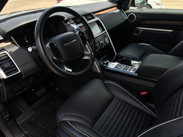 Used 2020 Land Rover Discovery HSE AWD/4WD image 11