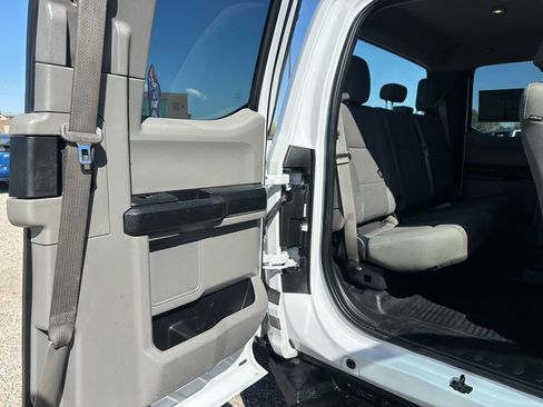 Used 2017 Ford F250 XL w/ Power Equipment Group AWD/4WD image 21