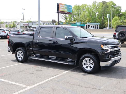 Used 2022 Chevrolet Silverado 1500 LT image 2