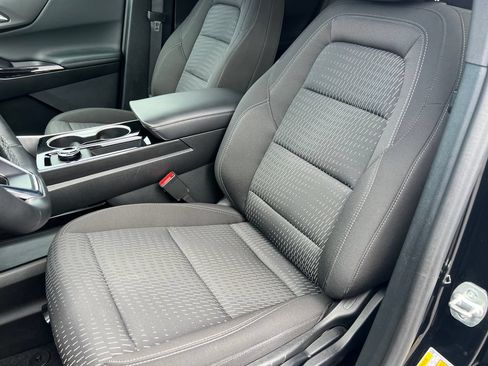 Used 2026 Chevrolet Equinox LT AWD/4WD image 11