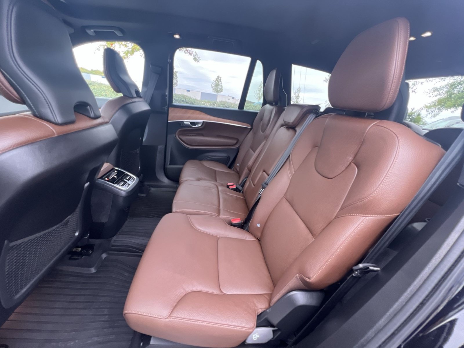 Used 2024 Volvo XC90 B6 Plus w/ Protection Package AWD/4WD image 25