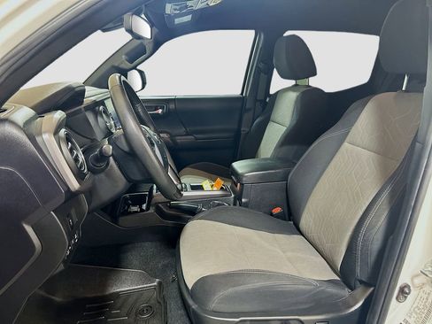 Used 2023 Toyota Tacoma TRD Off-Road image 17