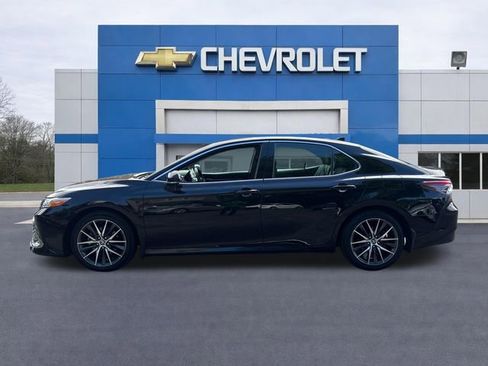 Used 2024 Toyota Camry XLE FWD image 4