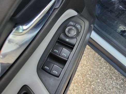 Used 2021 Chevrolet Equinox LT FWD image 13
