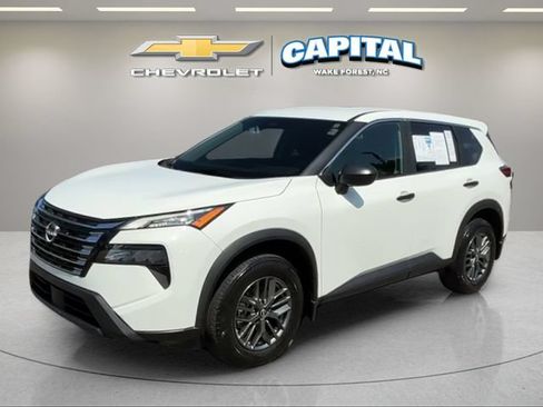 Used 2025 Nissan Rogue S FWD image 1