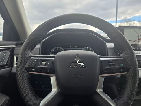 New 2025 Mitsubishi Outlander SEL image 33