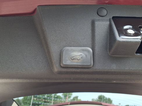 Used 2017 Chevrolet Traverse LT FWD image 18