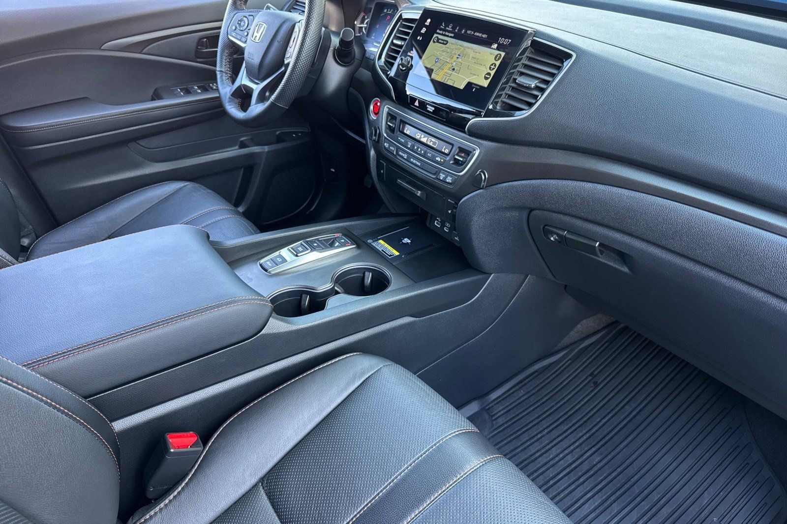 Used 2025 Honda Passport TrailSport image 34