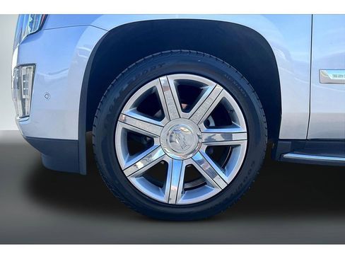 Used 2019 Cadillac Escalade ESV Premium Luxury AWD/4WD image 28