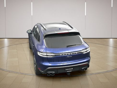 Certified 2026 Porsche Macan AWD/4WD image 35